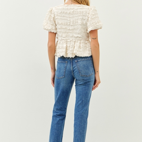 Bubble Babydoll Blouse with Textured Fabric and Contrast Bow - Picture 10 of 16